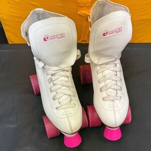 Chicago White and Pink Roller Skates ladies size 7 good condition